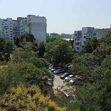 Welcome To Daisy Sunny Place! Apartman Várna Kültér fotó