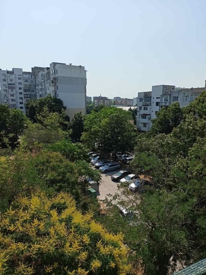 Welcome To Daisy Sunny Place! Apartman Várna Kültér fotó